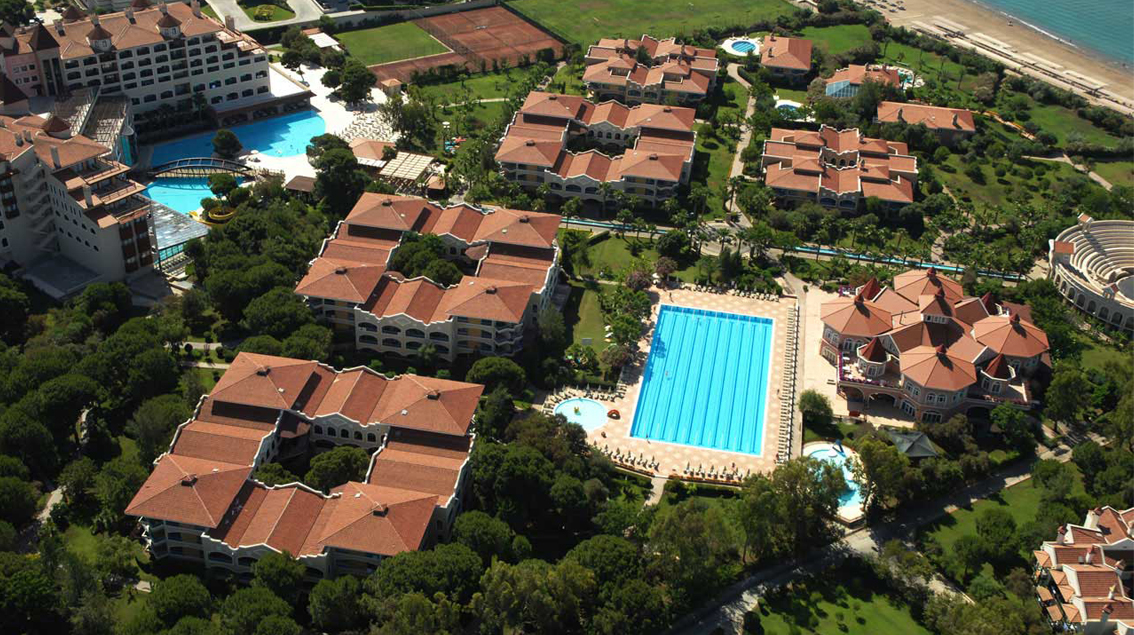 A-View-From-The-Olimpic-Swimming-Pool_02