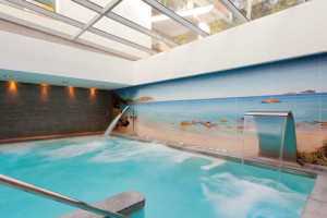 Los-Monteros-Spa-&-Golf-Resort-1